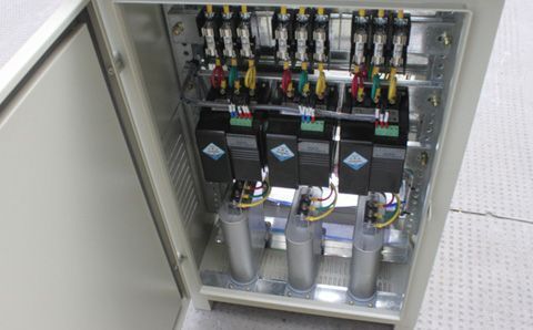 為什么大多數(shù)電力電容器的額定電壓會(huì)選擇450V或480V？
